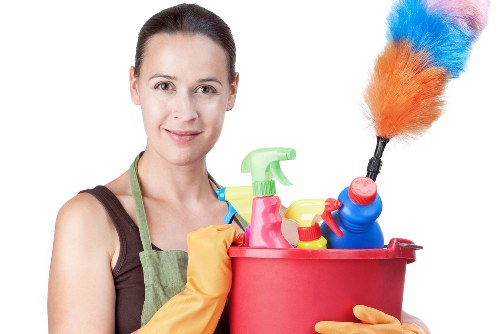 Professional deep cleaning service in Holland Park